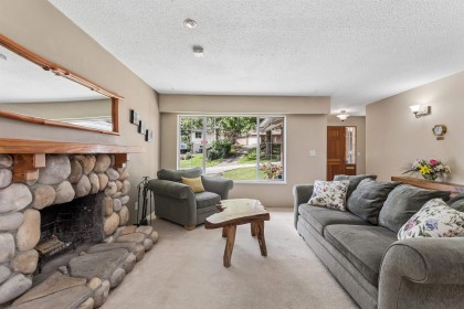 Photo 4 at 1874 Appin Road, Westlynn, North Vancouver