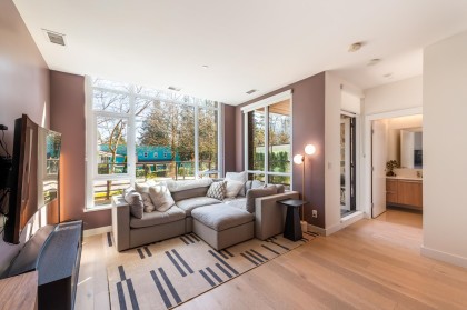 Photo 4 at 2765 Mountain Highway, Lynn Valley, North Vancouver