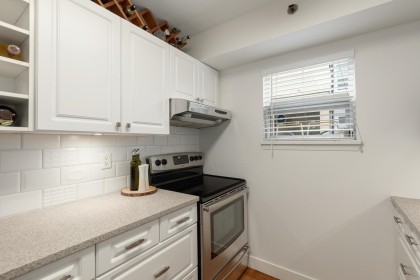 Photo 14 at 14 - 1350 W 6th Avenue, Fairview VW, Vancouver West