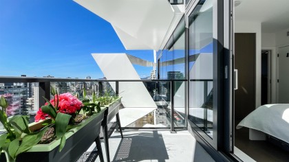 Photo 12 at 1705 - 620 Cardero Street, Coal Harbour, Vancouver West