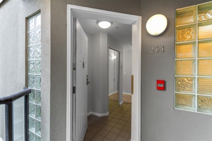 Photo 2 at 201 - 4688 W 10th Avenue, Point Grey, Vancouver West