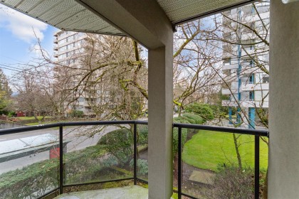 Photo 7 at 201 - 4688 W 10th Avenue, Point Grey, Vancouver West