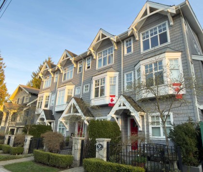 Photo 2 at 922 W 15th Avenue, Fairview VW, Vancouver West