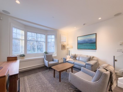 Photo 6 at 922 W 15th Avenue, Fairview VW, Vancouver West