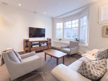 Photo 7 at 922 W 15th Avenue, Fairview VW, Vancouver West