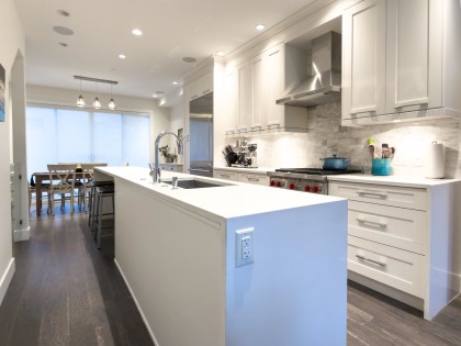 Photo 9 at 922 W 15th Avenue, Fairview VW, Vancouver West