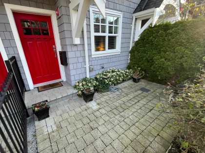 Photo 4 at 922 W 15th Avenue, Fairview VW, Vancouver West