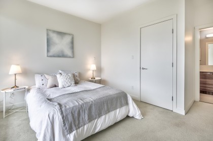 Photo 16 at 402 - 1061 Marine Drive, Norgate, North Vancouver