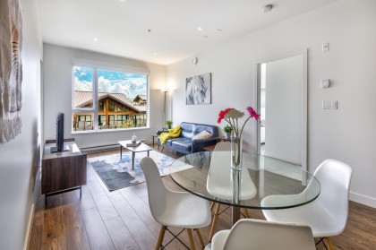 Photo 9 at 402 - 1061 Marine Drive, Norgate, North Vancouver