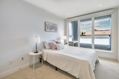 Photo 19 at 402 - 1061 Marine Drive, Norgate, North Vancouver