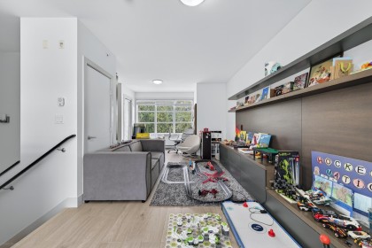 Photo 7 at 17 - 5879 Gray Avenue, University VW, Vancouver West