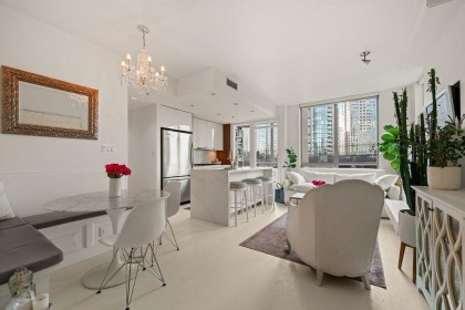 Photo 5 at 601 - 1005 Beach Avenue, West End VW, Vancouver West