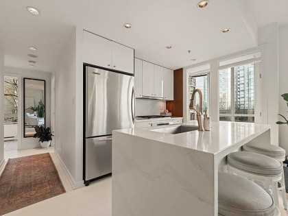 Photo 4 at 601 - 1005 Beach Avenue, West End VW, Vancouver West