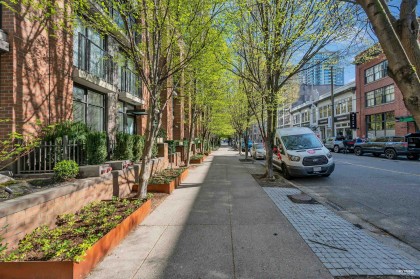 Photo 3 at 605 - 1055 Homer Street, Yaletown, Vancouver West