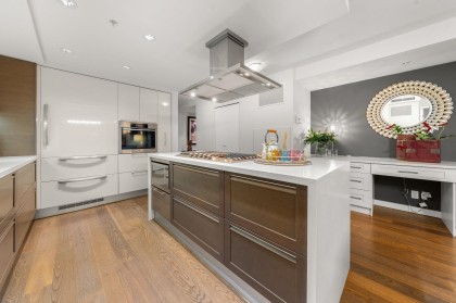 Photo 16 at 903 - 8 Smithe Mews, Yaletown, Vancouver West