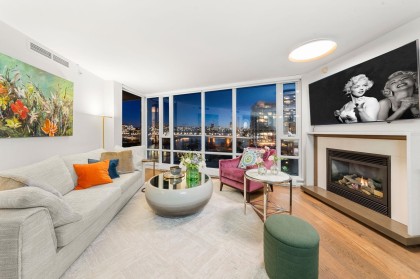 Photo 3 at 903 - 8 Smithe Mews, Yaletown, Vancouver West