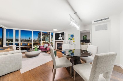 Photo 5 at 903 - 8 Smithe Mews, Yaletown, Vancouver West