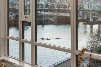 Photo 10 at 903 - 8 Smithe Mews, Yaletown, Vancouver West