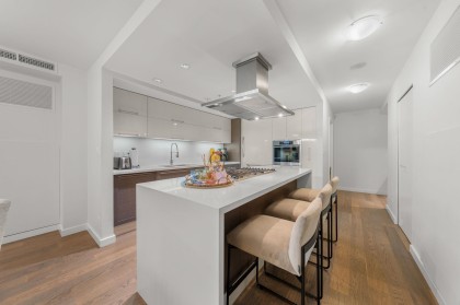 Photo 14 at 903 - 8 Smithe Mews, Yaletown, Vancouver West