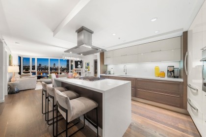 Photo 11 at 903 - 8 Smithe Mews, Yaletown, Vancouver West