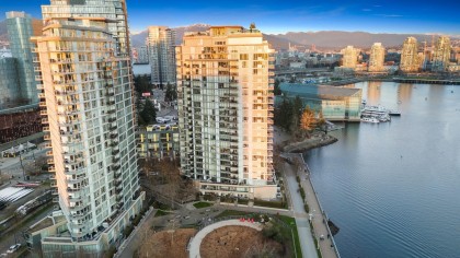 Photo 40 at 903 - 8 Smithe Mews, Yaletown, Vancouver West