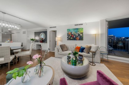 Photo 4 at 903 - 8 Smithe Mews, Yaletown, Vancouver West