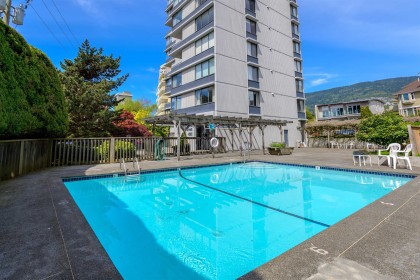 Photo 2 at 203 - 2167 Bellevue Avenue, Dundarave, West Vancouver
