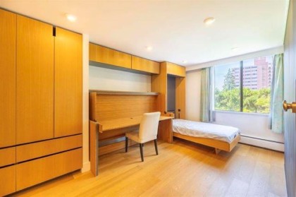 Photo 16 at 203 - 2167 Bellevue Avenue, Dundarave, West Vancouver