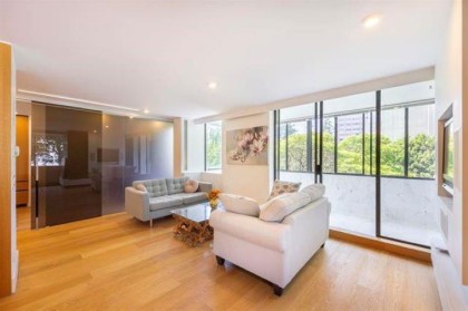 Photo 14 at 203 - 2167 Bellevue Avenue, Dundarave, West Vancouver