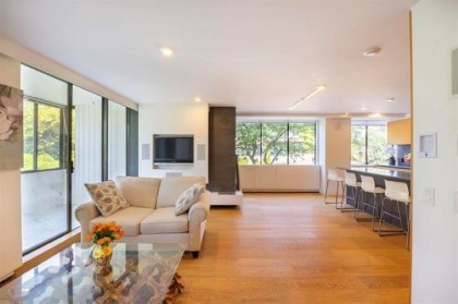 Photo 15 at 203 - 2167 Bellevue Avenue, Dundarave, West Vancouver
