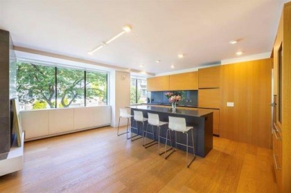 Photo 11 at 203 - 2167 Bellevue Avenue, Dundarave, West Vancouver
