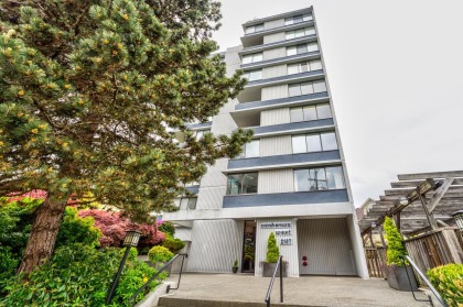 Photo 4 at 203 - 2167 Bellevue Avenue, Dundarave, West Vancouver