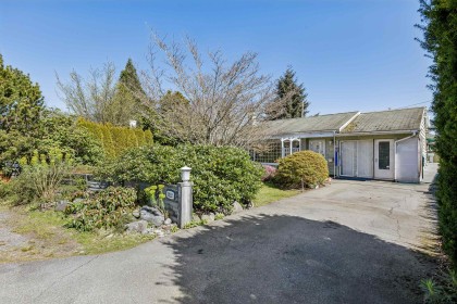 Photo 2 at 1222 Rosewood Crescent, Norgate, North Vancouver