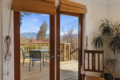 Photo 11 at 706 W 24th Avenue, Cambie, Vancouver West