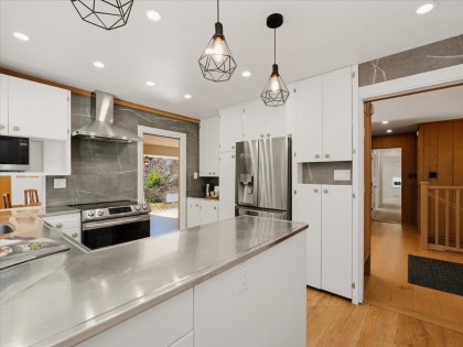 Photo 9 at 1650 Mathers Avenue, Ambleside, West Vancouver