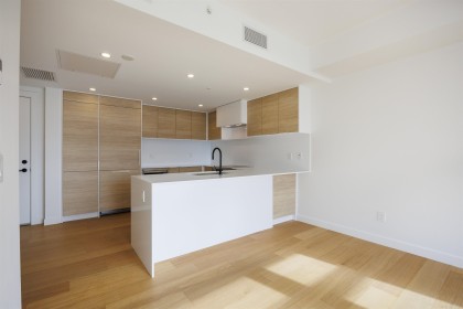 Photo 17 at 404 - 6485 Manitoba Street, Oakridge VW, Vancouver West