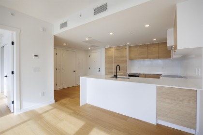 Photo 14 at 404 - 6485 Manitoba Street, Oakridge VW, Vancouver West