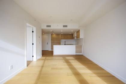 Photo 15 at 404 - 6485 Manitoba Street, Oakridge VW, Vancouver West