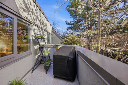 Photo 14 at 1326 W 7th Avenue, Fairview VW, Vancouver West