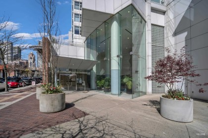 Photo 2 at 1707 - 1199 Marinaside Crescent, Yaletown, Vancouver West