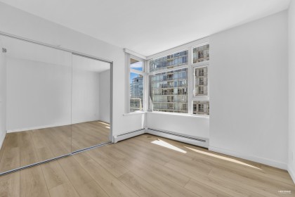 Photo 18 at 1707 - 1199 Marinaside Crescent, Yaletown, Vancouver West