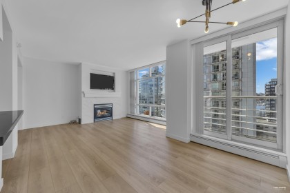 Photo 8 at 1707 - 1199 Marinaside Crescent, Yaletown, Vancouver West