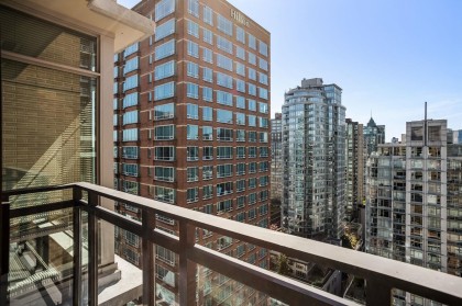 Photo 13 at 2202 - 788 Richards Street, Downtown VW, Vancouver West