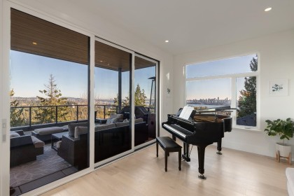Photo 10 at 817 Younette Drive, Sentinel Hill, West Vancouver