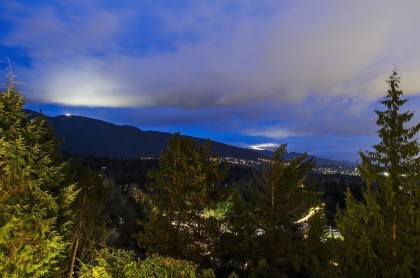 Photo 4 at 817 Younette Drive, Sentinel Hill, West Vancouver