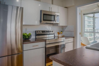 Photo 11 at 3207 - 939 Homer Street, Yaletown, Vancouver West