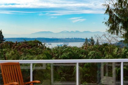 Photo 9 at 647 Blueridge Avenue, Canyon Heights NV, North Vancouver