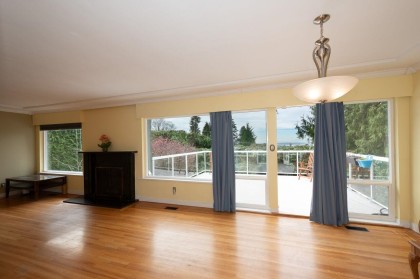 Photo 4 at 647 Blueridge Avenue, Canyon Heights NV, North Vancouver