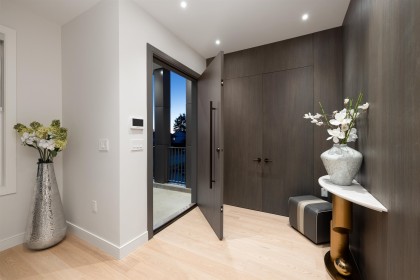 Photo 4 at 838 E 14th Street, Boulevard, North Vancouver