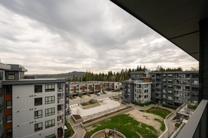 Photo 9 at 605 - 3596 Malsum Drive, Roche Point, North Vancouver